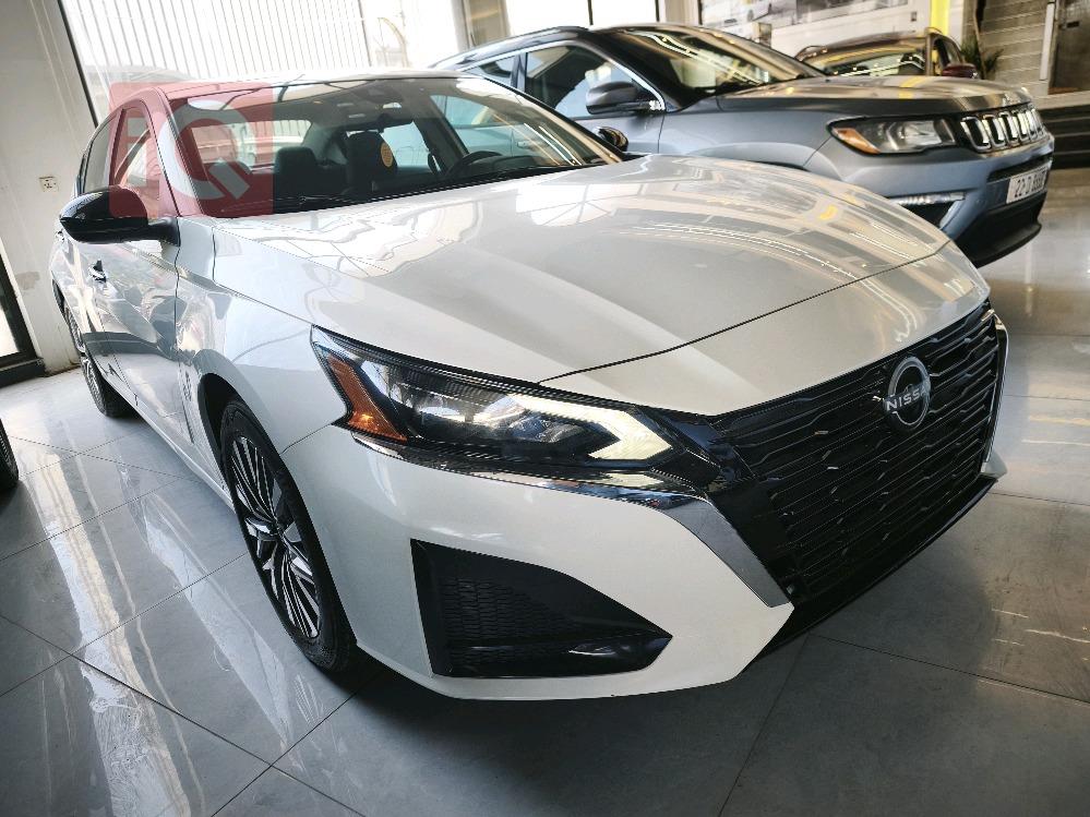 نيسان ألتيما